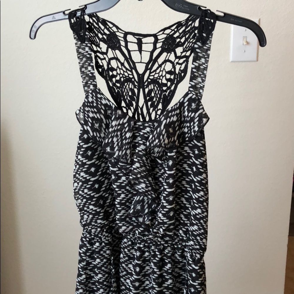 Black and white dress with ruffle and pockets